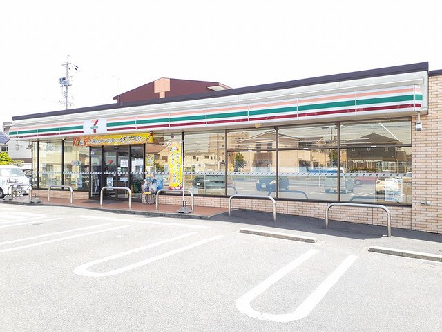 セブンイレブン  大市場町店まで100m