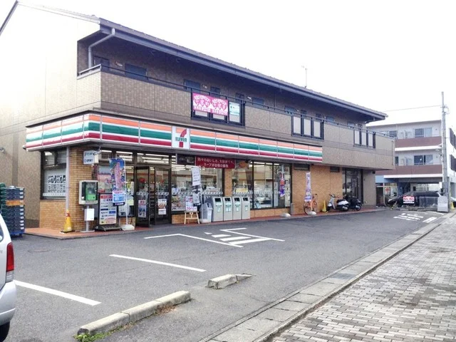 セブンイレブン　大津大将軍店まで500m