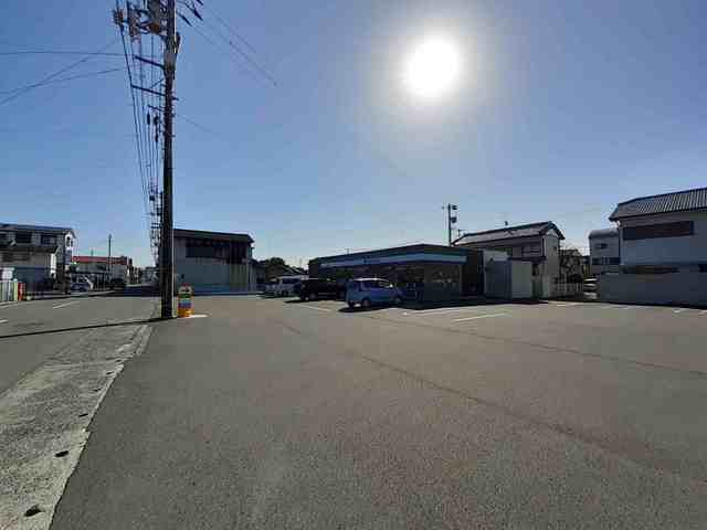 ファミリーマート 野市町西野店まで700m