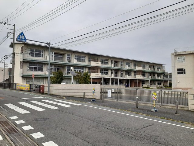 吉岡町立駒寄小学校まで350m