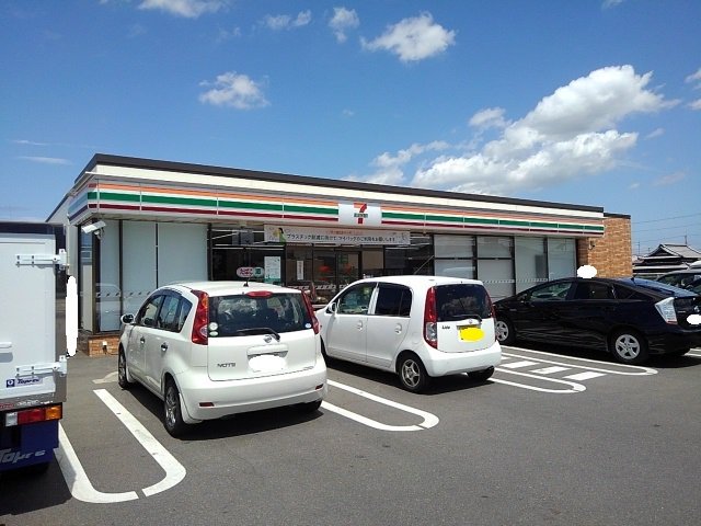 セブンイレブン観音寺出作店まで700m