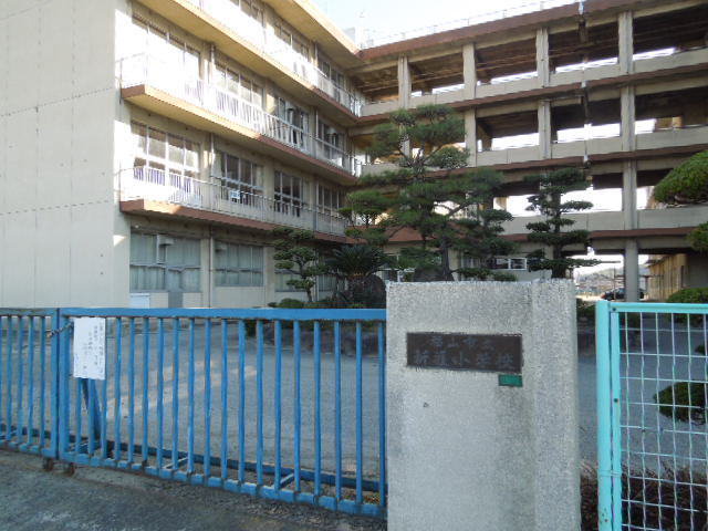 新涯小学校まで450m