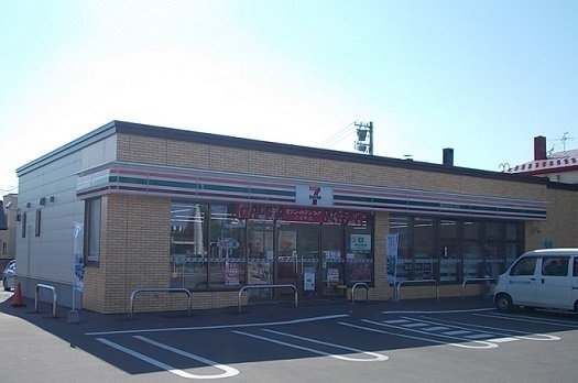 セブンイレブン神居３条店まで290m