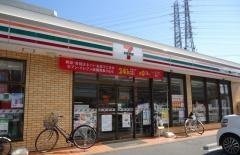 セブンイレブンまで70m