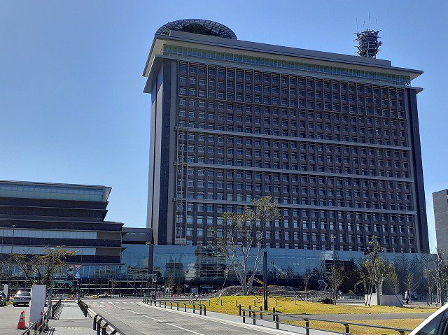 岐阜県庁まで1100m
