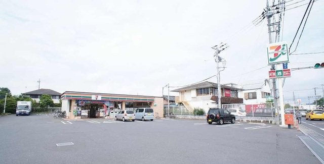 セブンイレブンまで1100m