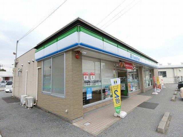 ファミリーマート大垣長松町店まで800m