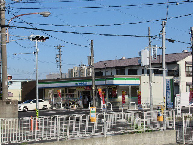 ファミリーマート津藤枝東店まで750m