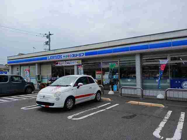 ローソンスリーエフまで400m