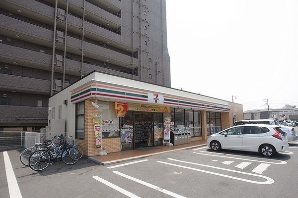 セブンイレブンまで850m