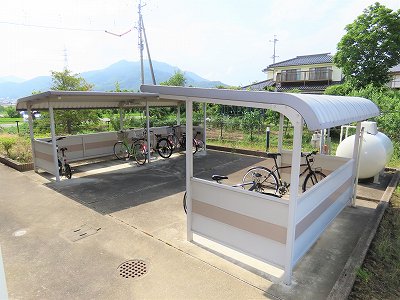屋根付き駐輪場あり