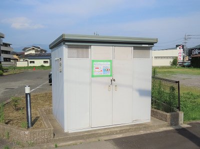 敷地内にゴミ庫が設置されておりゴミ捨てに便利です