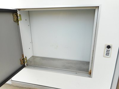 玄関扉に宅配ボックスあり