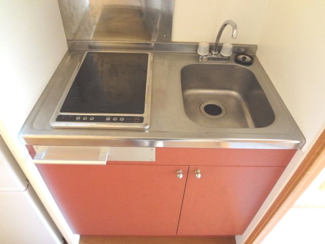 安心安全の電気コンロ、加熱力はばっちりのラジエントヒーター！