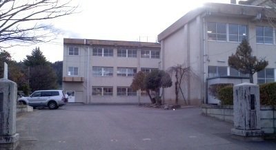 渡利中学校まで2000m