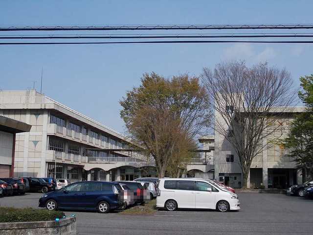 氏家中学校まで450m