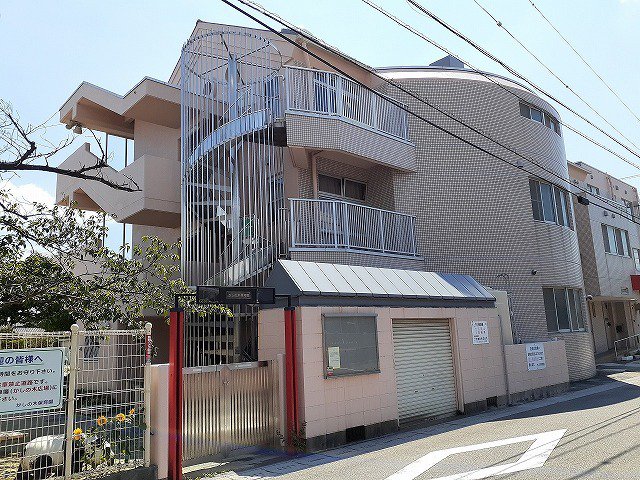 かしの木保育園まで238m