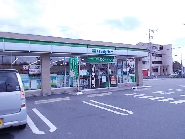 ファミリーマート柳津町本郷店まで500m