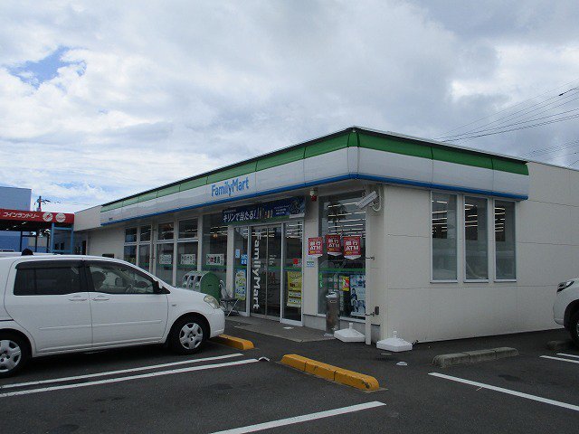 ファミリーマート宮崎港前店まで270m