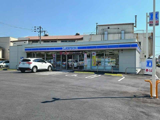 ローソン日の出町店まで140m