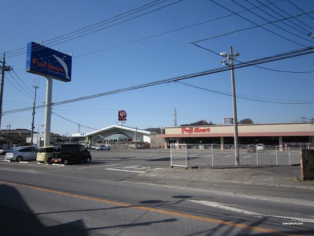 フジマート葛生店まで2100m