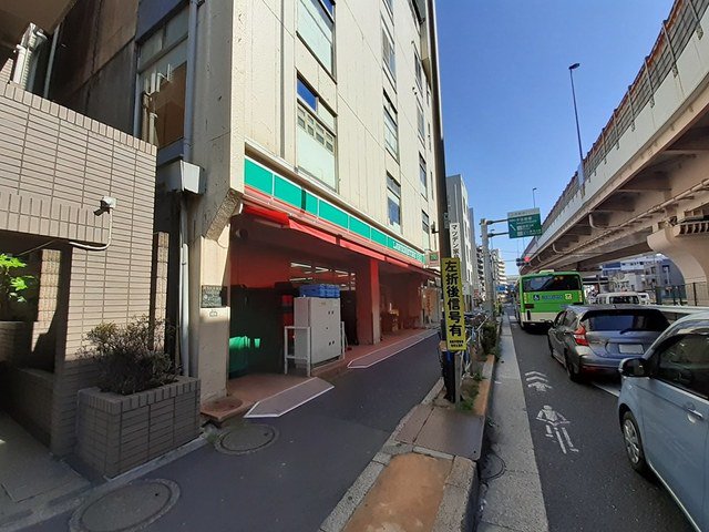 ローソンまで65m