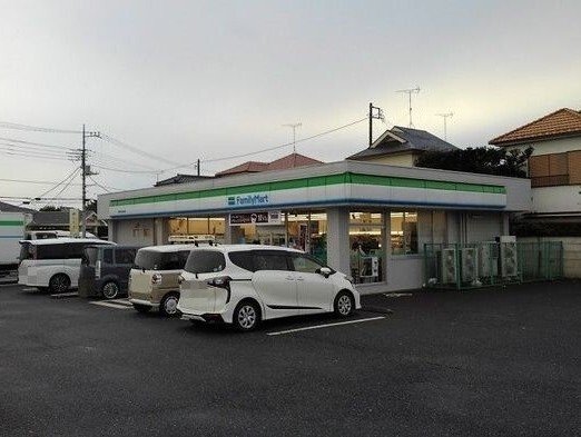 ファミリーマート東松山松山町店まで210m