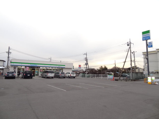 ファミリーマート駒生二丁目店まで750m