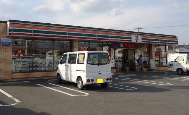 セブンイレブンまで1100m