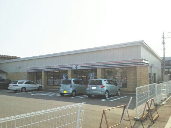 セブンイレブン長岡市立劇場前店まで460m