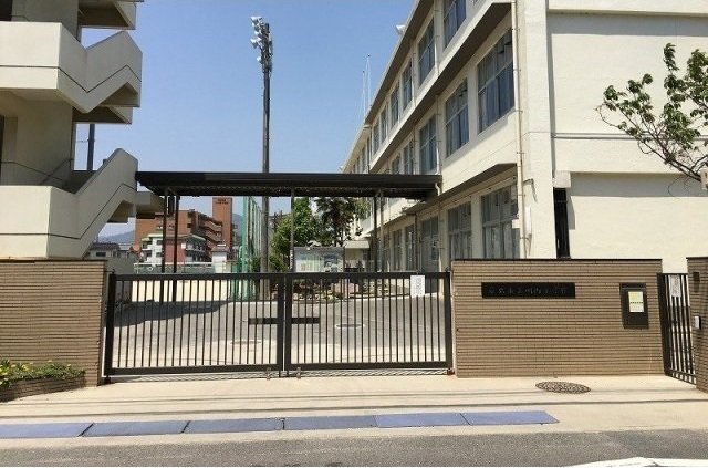 川内小学校まで700m