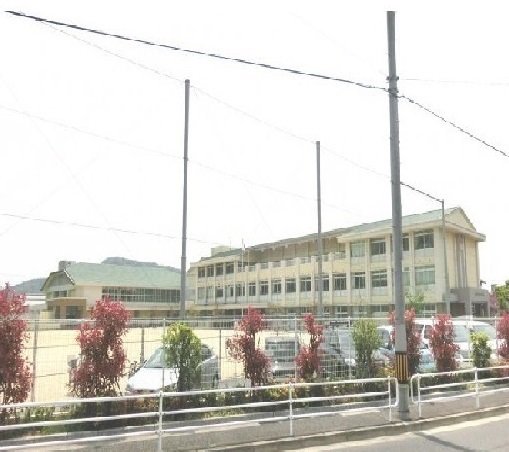 東野小学校まで150m