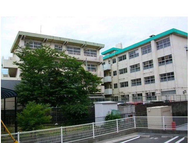 北九州市立　湯川小学校まで180m