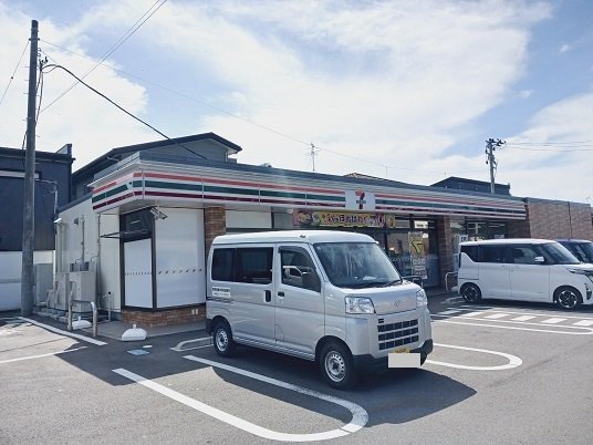セブンイレブン利府中央3丁目店まで500m
