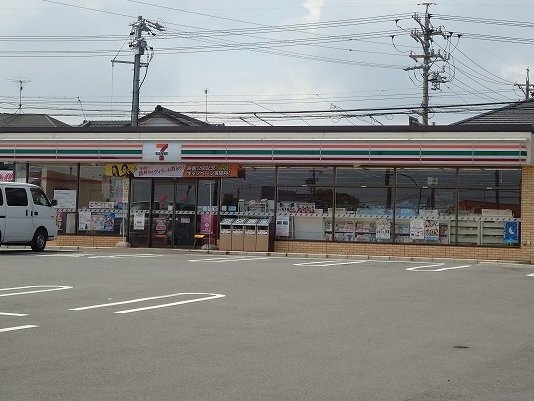 セブンイレブン西尾下町店まで700m