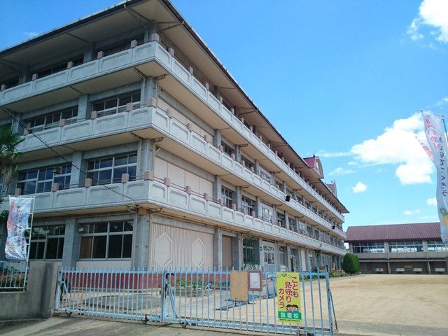 連島神亀小学校まで450m