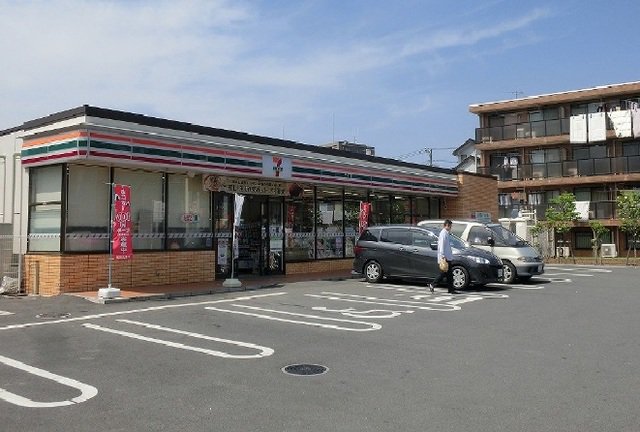 セブンイレブンまで270m