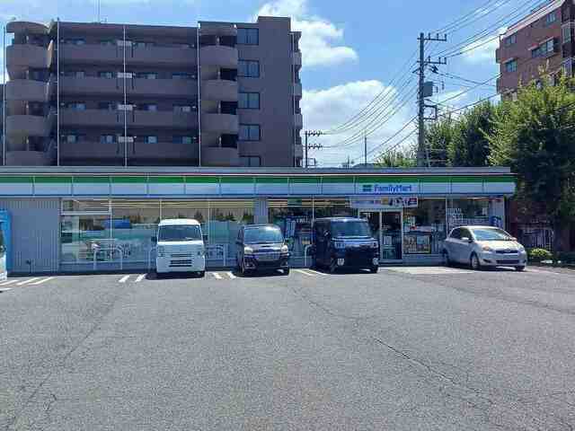 ファミリーマートまで800m