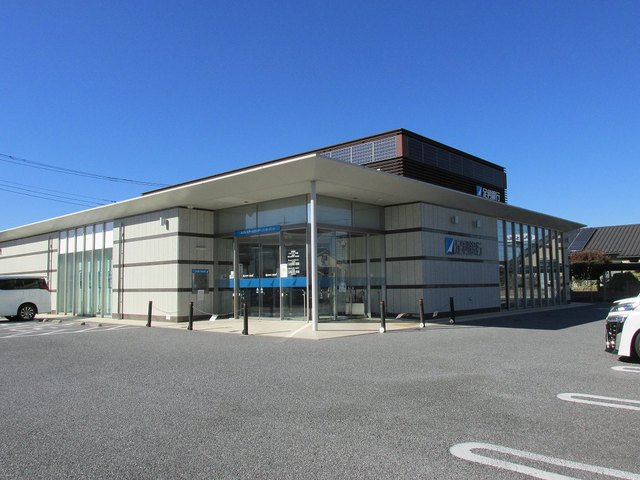 足利銀行インタ－パ－ク支店まで74m