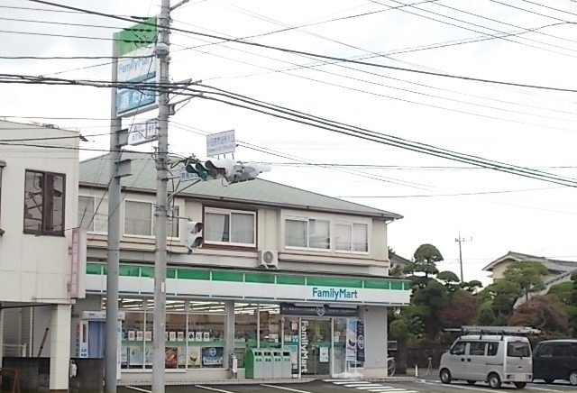 ファミリーマートおかべ荻窪店まで600m
