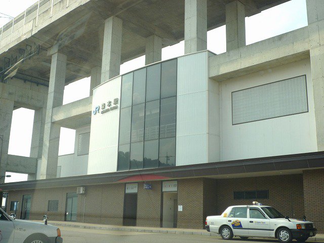 森本駅まで1100m