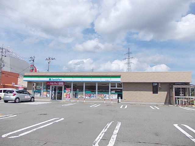 ファミリーマートまで600m