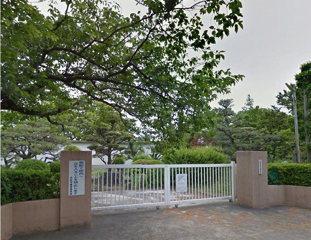 浜松市立与進中学校まで1400m