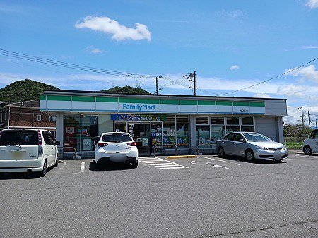 ファミリーマート高松鶴市店さんまで1600m
