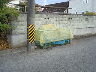 ゴミ集積所は近隣の方と共用です。