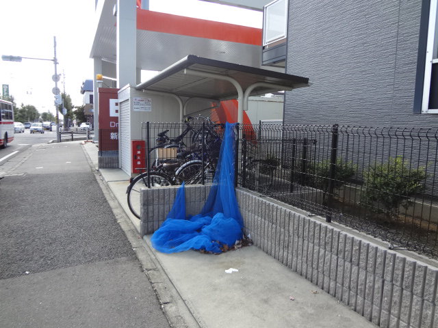 屋根付き駐輪場・ゴミ置き場