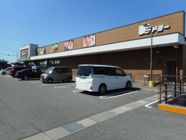 ドミー 福岡店まで3100m