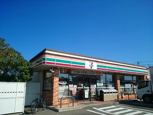 セブンイレブン  坂井東店まで90m