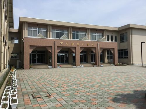 灯明寺中学校まで550m