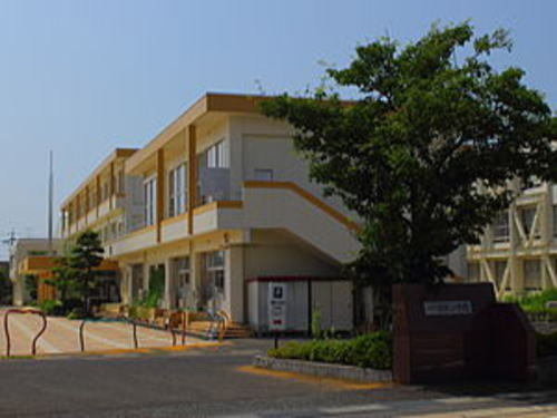 高椋小学校まで550m